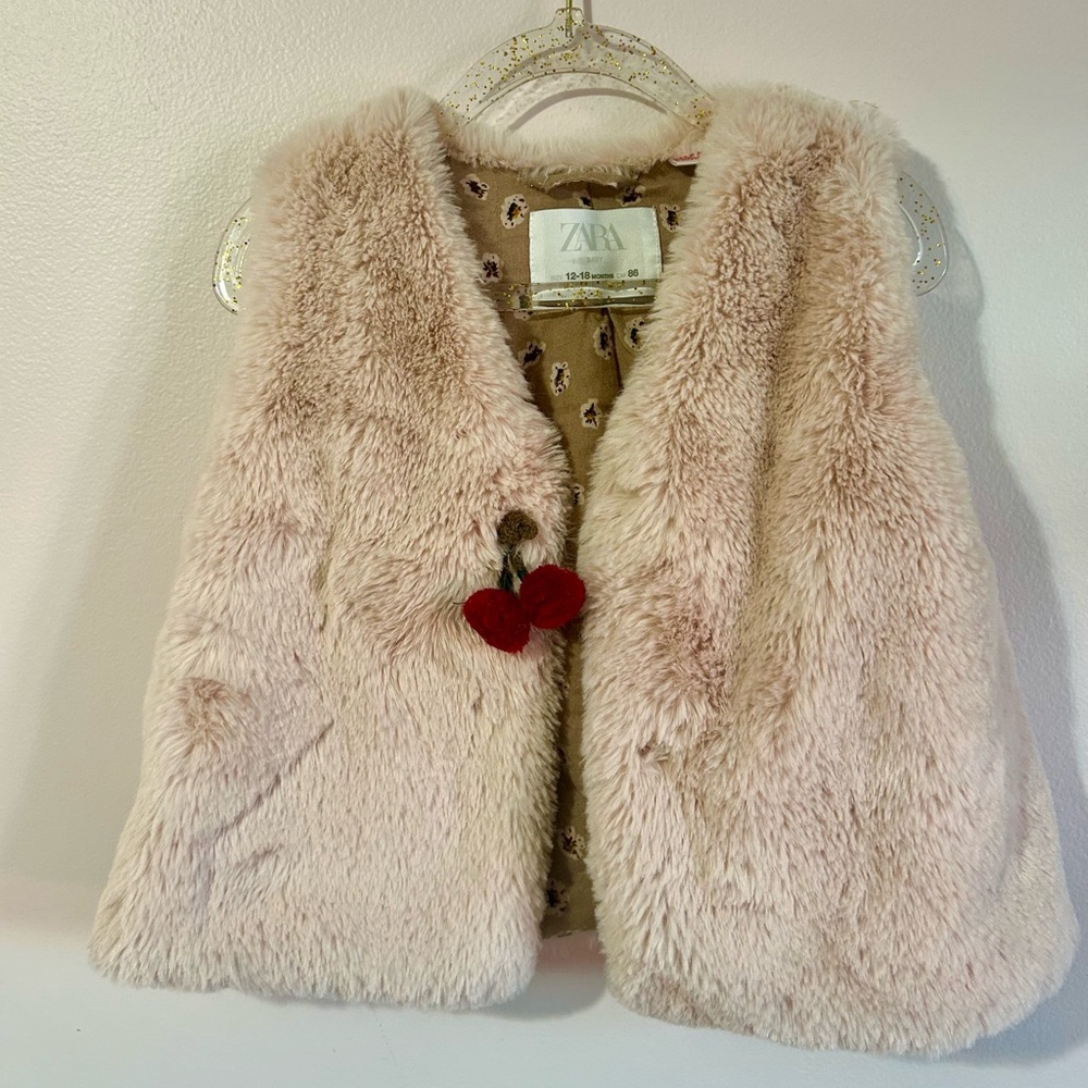 Light pink Zara children vest size 12-18m